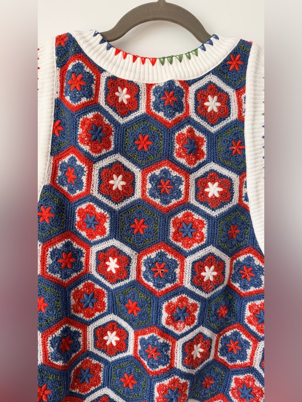 FARM RIO CROCHET VEST - Picture 9 of 11